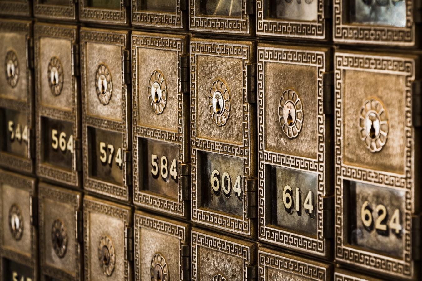 Gold lockers