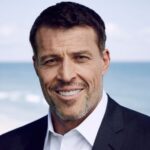 Tony Robbins headshot